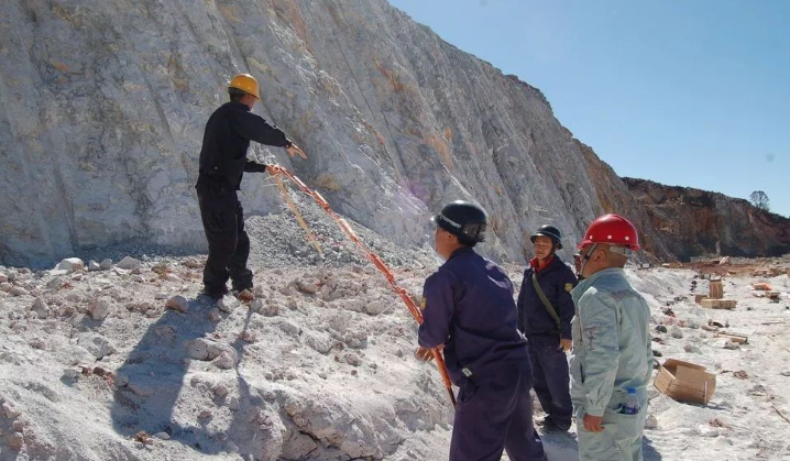 Výhody emulzní výbušné kompozitní plastové fólie